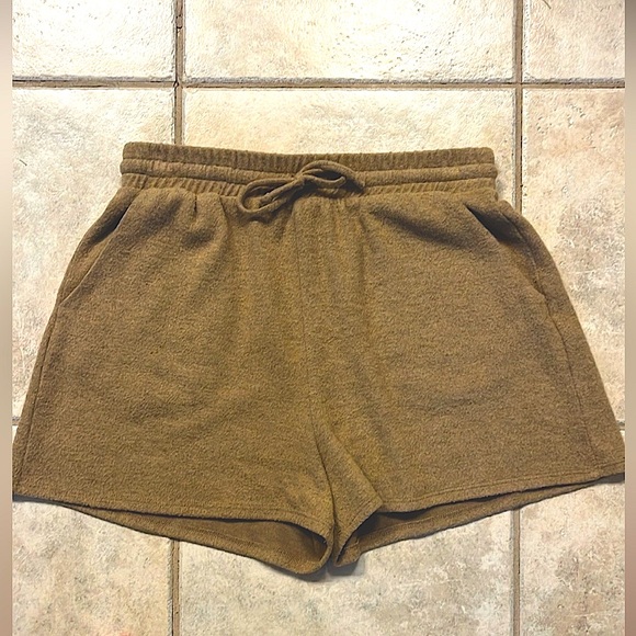 Socialite Pants - Socialite Fleece Shorts in Camel Color